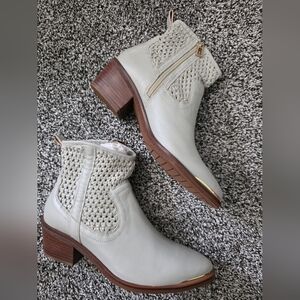 Elegant Cream Ankle Boots NWOT
